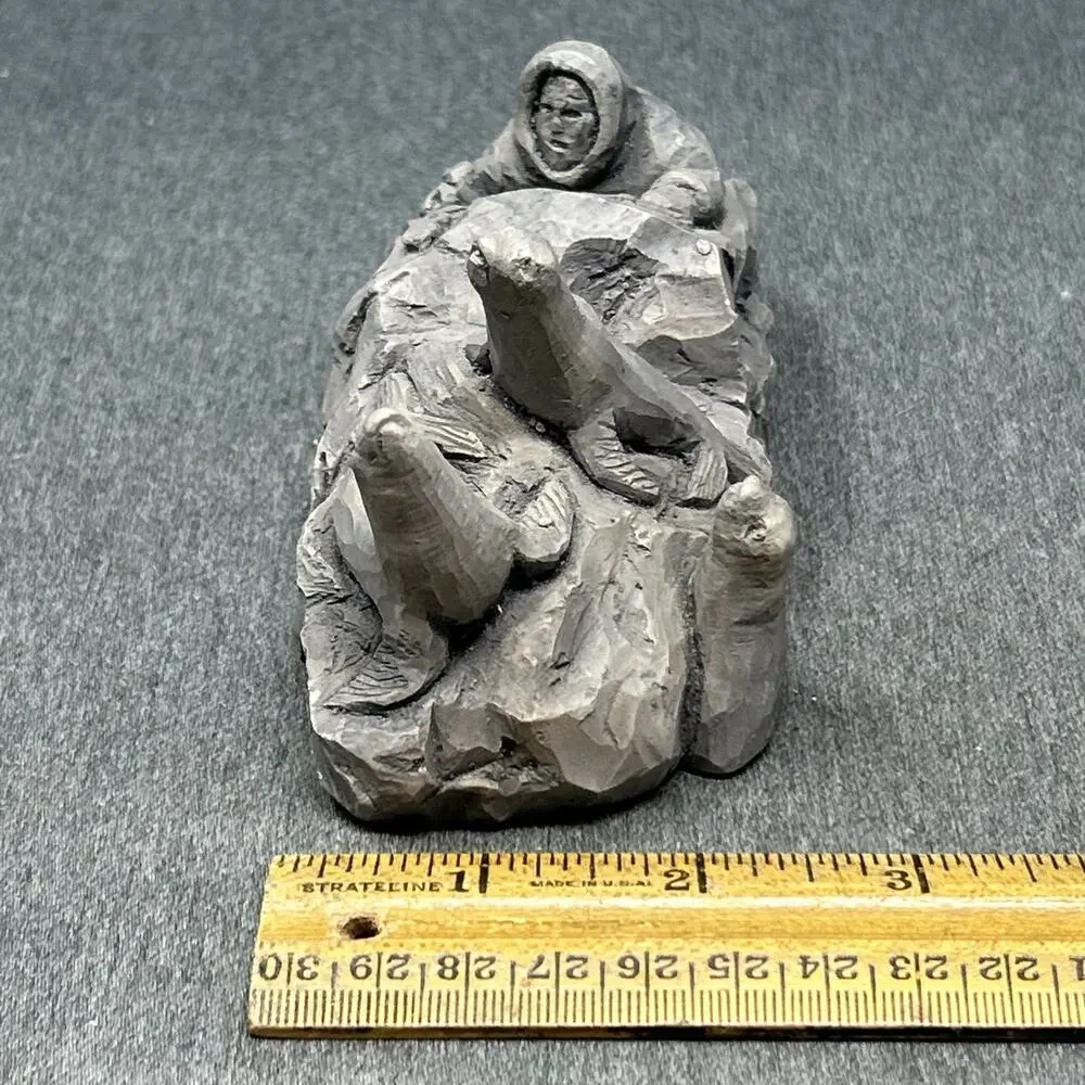 VTG ACE Alaska Glacial Ice Age Sculpture Hand Crafted Eskimo Hunting Seals 6 In